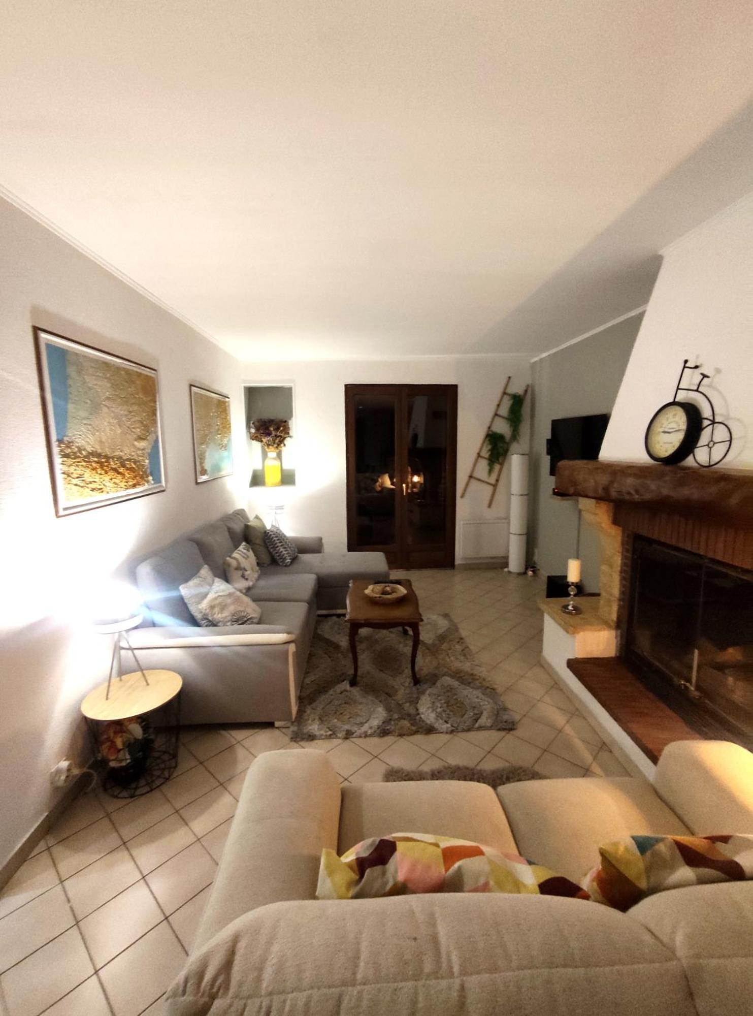 Welcome, Bienvenue, Chez Charly! Nébian Quarto foto